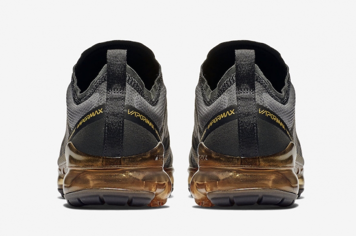 nike vapormax black gold