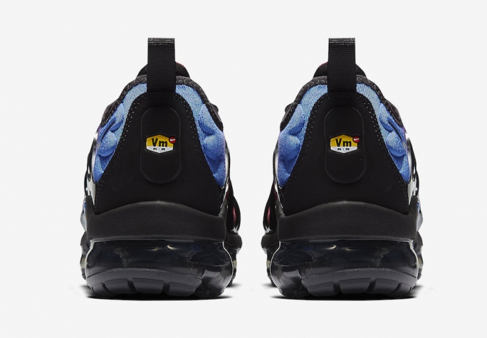 nike wmns air vapormax plus hyper violet