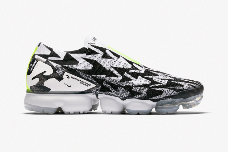 nike air vapormax moc 2 acronym light bone