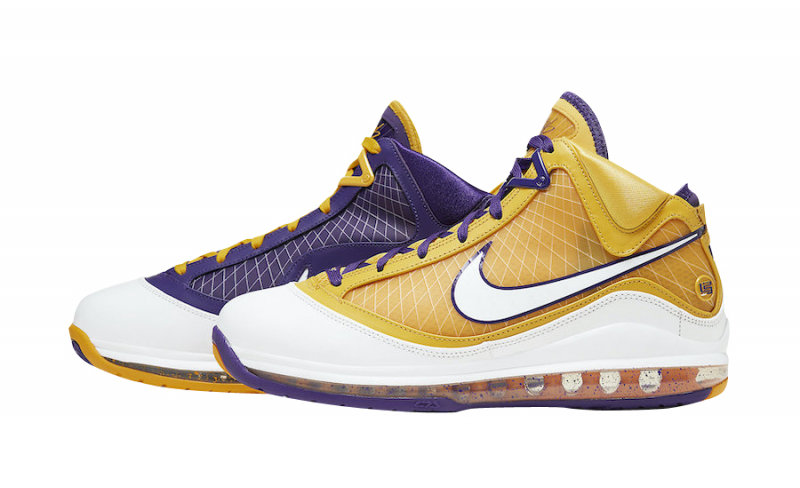 lebron james shoes lakers