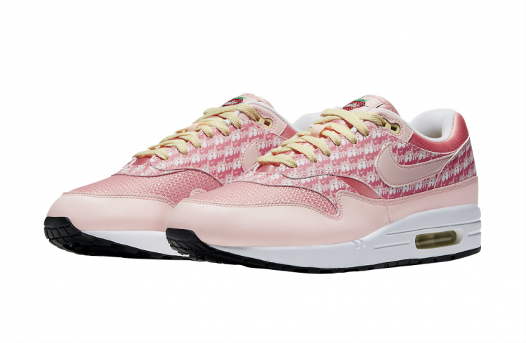 lemonade strawberry nike
