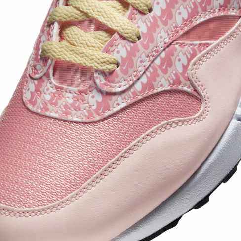 lemonade strawberry nike