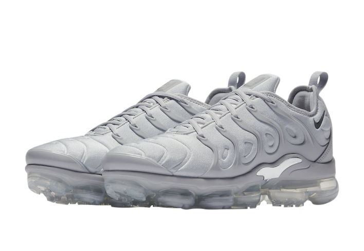 grey and white vapormax plus