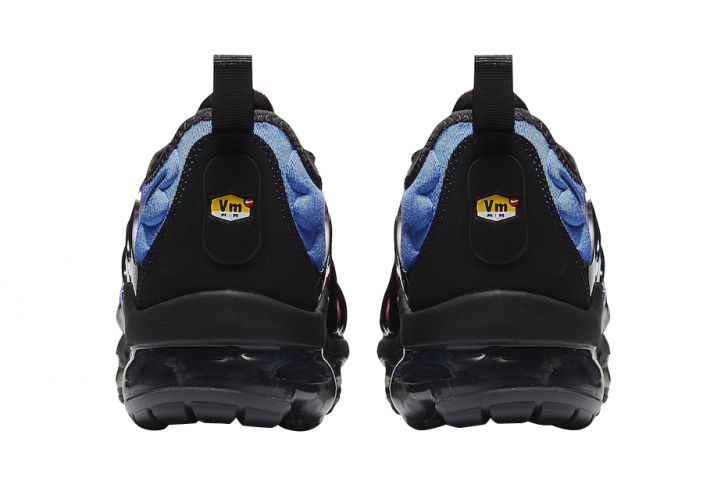 nike vapormax plus women's hyper violet