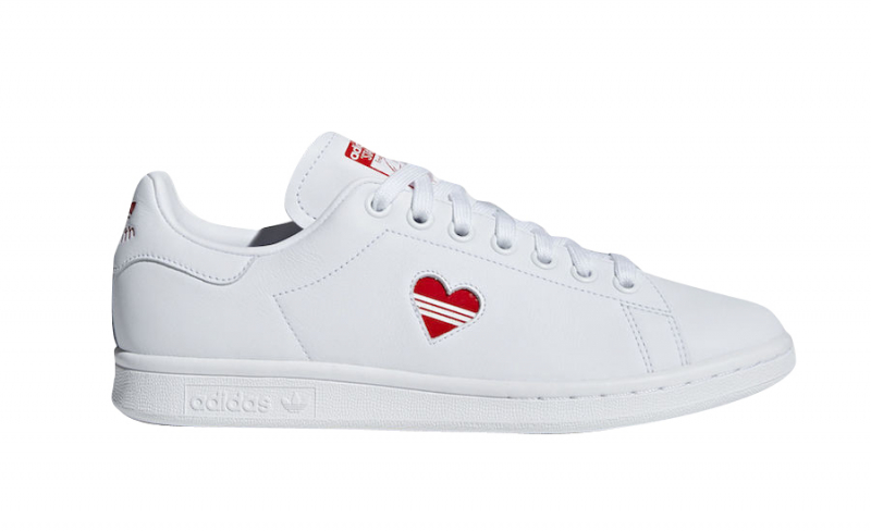 stan smith love heart trainers