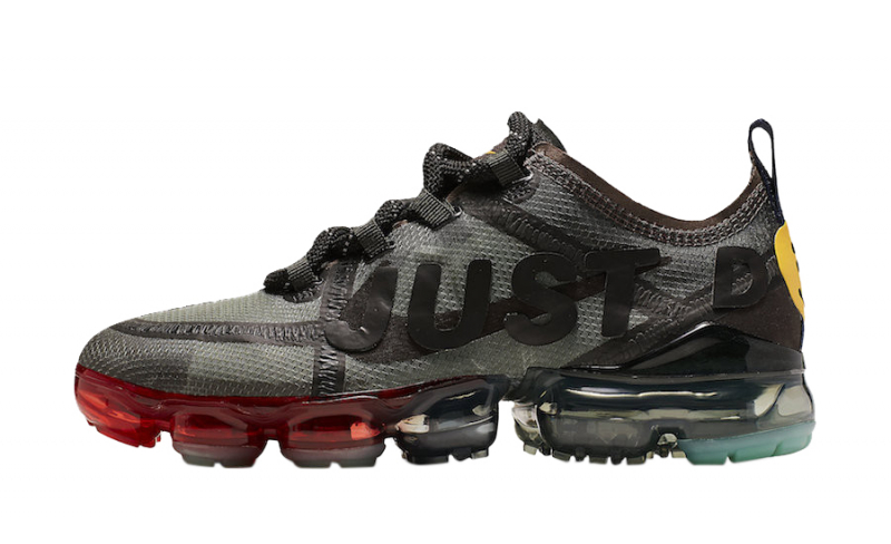 nike vapormax with smiley face